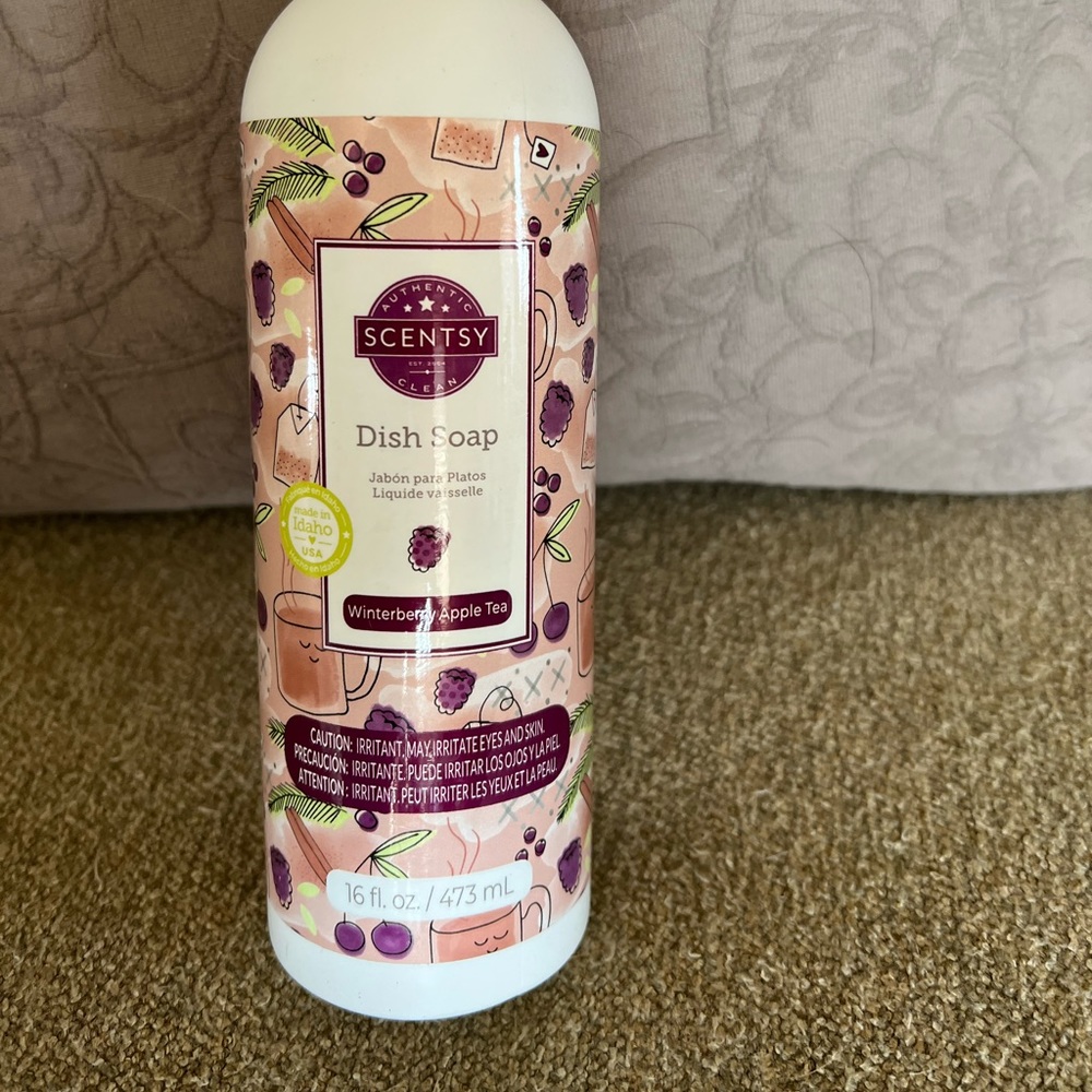 Scentsy Dish Soap Winterberry Apple Tea